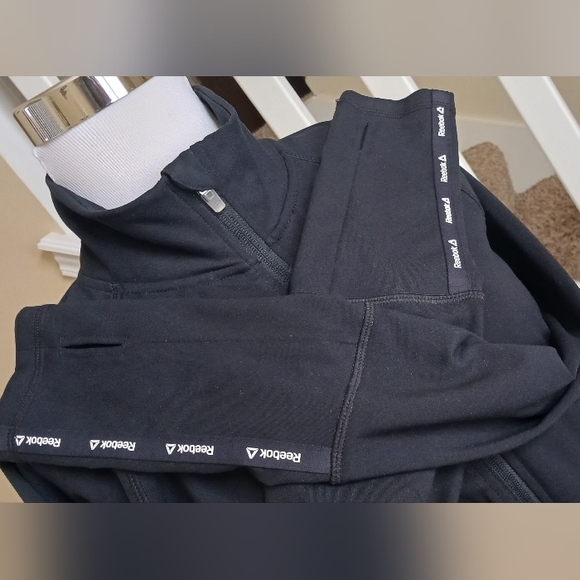 Reebok Jacket Black Size Large EUC PTP 19.5" W 26"L - Picture 6 of 12